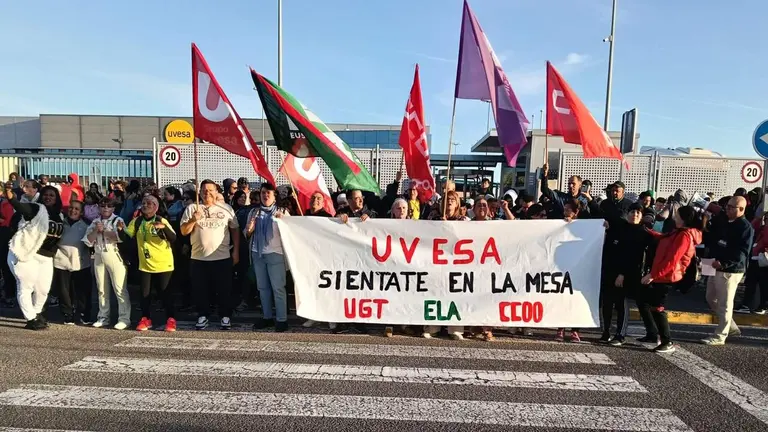 Sindicatos protestan en UVESA. CCOO