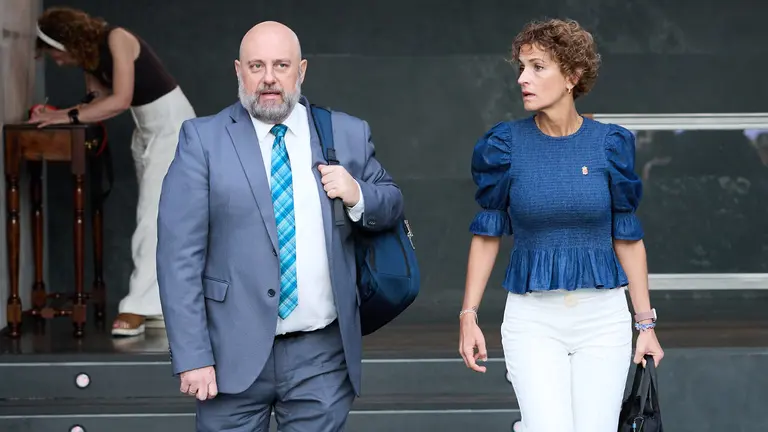 Pleno del Parlamento de Navarra.  Arasti y Chivite. NAVARRA.COM