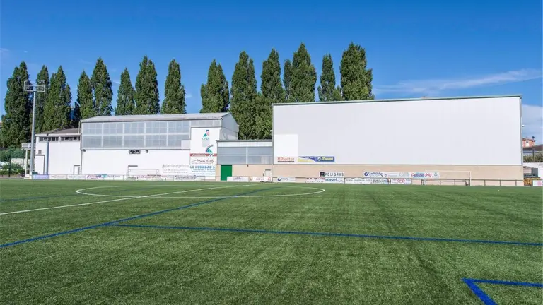 Campo de f&uacute;tbol e instalaciones de Oberena.