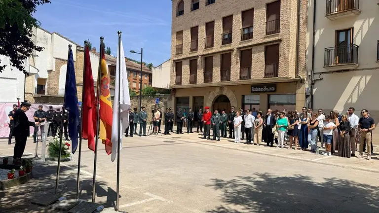 Momento del homenaje a los polic&iacute;as nacionales asesinados en 2003. POLIC&Iacute;A NACIONAL