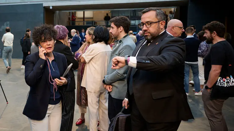 Imagen de archivo de Javier Rem&iacute;rez, vicepresidente del Gobierno de Navarra, durante el pleno del Parlamento. PABLO LASAOSA