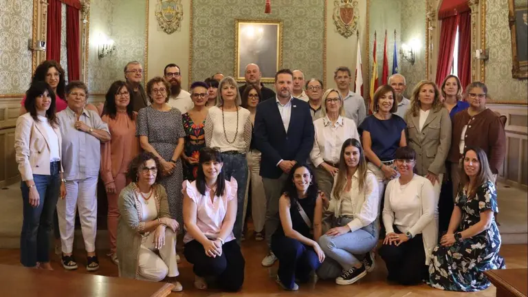 Firma del convenio con las entidades sociales. AYUNTAMIENTO DE TUDELA