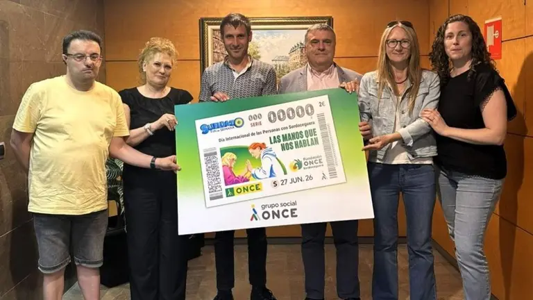 Presentaci&oacute;n en Pamplona del cup&oacute;n especial de la ONCE por las personas sordociegas. CEDIDA