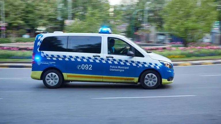 Un veh&iacute;culo de la Polic&iacute;a Municipal de Pamplona.