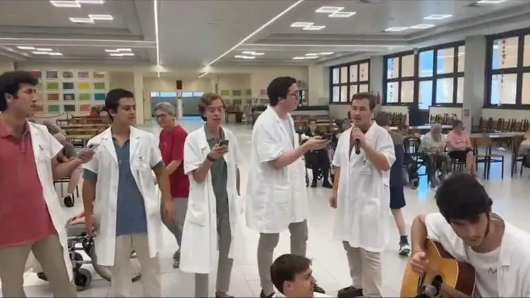 De izquierda a derecha: Luis Mu&ntilde;oz, Jaime de las B&aacute;rcenas, Guillermo Alonso del Real, Jaime Avello, Alfonso Casasola. Abajo: Ignasi Garc&iacute;a y Miguel L&oacute;pez-Madrazo durante el festival del &uacute;ltimo d&iacute;a.