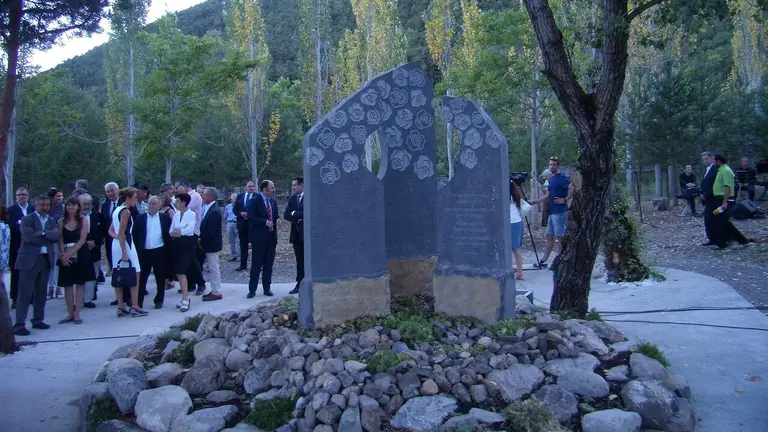 Memorial en Biescas a las v&iacute;ctimas de la tragedia del camping. EUROPA PRESS / ARCHIVO