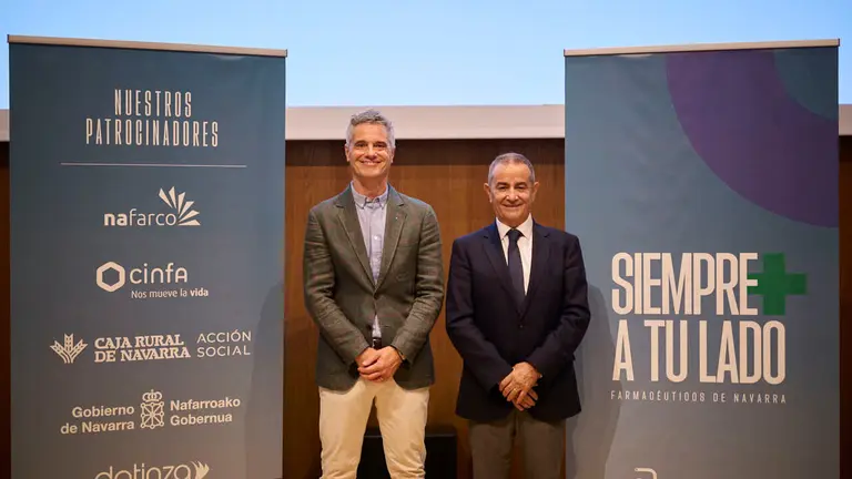 El Colegio Oficial de Farmac&eacute;uticos de Navarra (COFNA) presenta la campa&ntilde;a 'Siempre a tu lado. Farmac&eacute;uticos de Navarra'.  PABLO LASAOSA