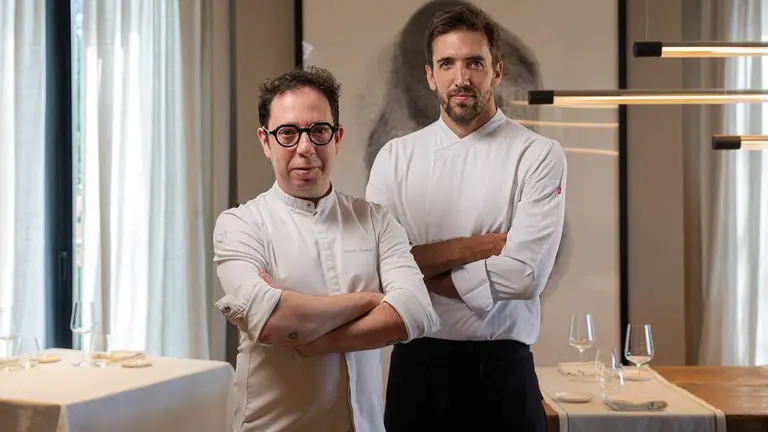 David Yárnoz  y Govinda Pérez De Ciriza, del restaurante Mirador De Deyo. CEDIDA