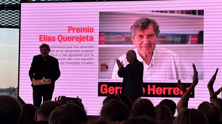 Gerardo Herrero recibe el Premio El&iacute;as Querejeta 2026 de la Academia de Cine. CEDIDA