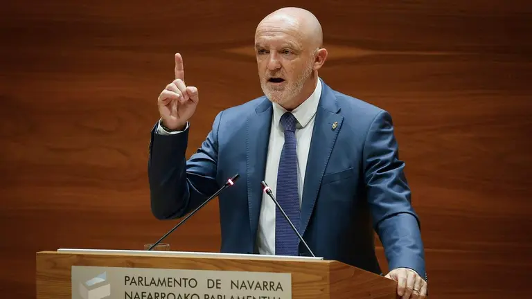 cb264f0f6a143cb77669f8b628eb1ee8d7b38fa0 (1)El l&iacute;der de la oposici&oacute;n en el Parlamento de navarra, Javier Esparza, durante su intervenci&oacute;n este jueves en el &uacute;ltimo Debate de pol&iacute;tica general sobre el Estado de la Comunidad Foral correspondiente a la XI Legislatura. EFE/Villar L&oacute;pez