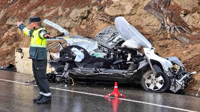 Accidente grave en Cintru&eacute;nigo: trasladan a Zaragoza a un conductor tras un choque en la N-113.