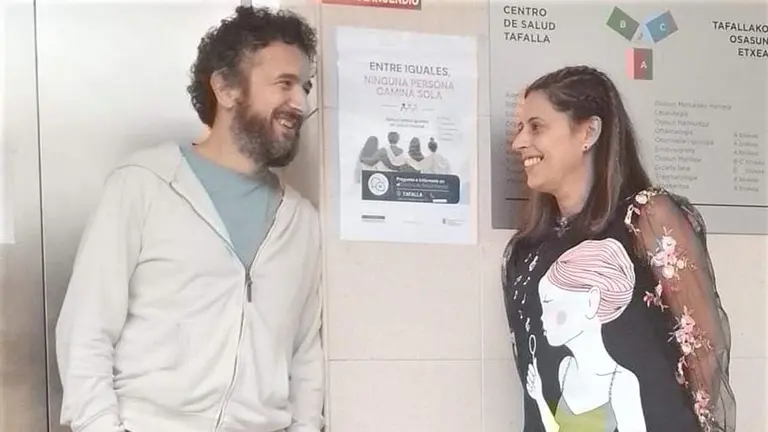 Una agente de apoyo entre iguales y un profesional de la psicolog&iacute;a, en el Centro de Salud Mental de Tafalla. GOBIERNO DE NAVARRA