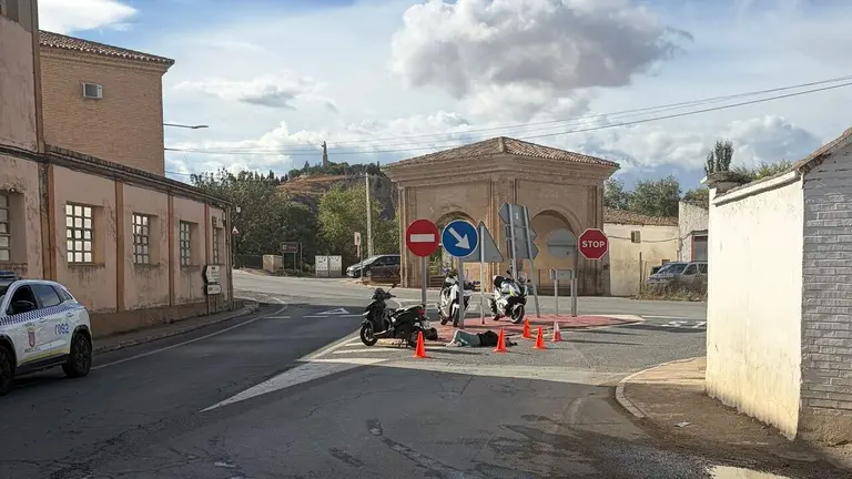 Motorista herida en un accidente de tr&aacute;fico en Tudela. POLIC&Iacute;A LOCAL DE TUDELA
