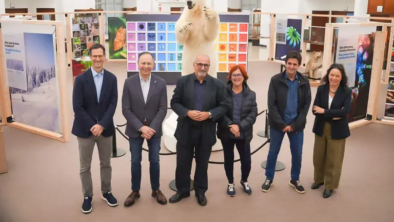 De izquierda a derecha, Nathaniel Barrett, Jos&eacute; &Aacute;ngel Andr&eacute;s, Ignacio L&oacute;pez-Go&ntilde;i, Juana Garc&iacute;a, Javier Onieva y Marta Revuelta / Raquel Arilla. UNIVERSIDAD DE NAVARRA