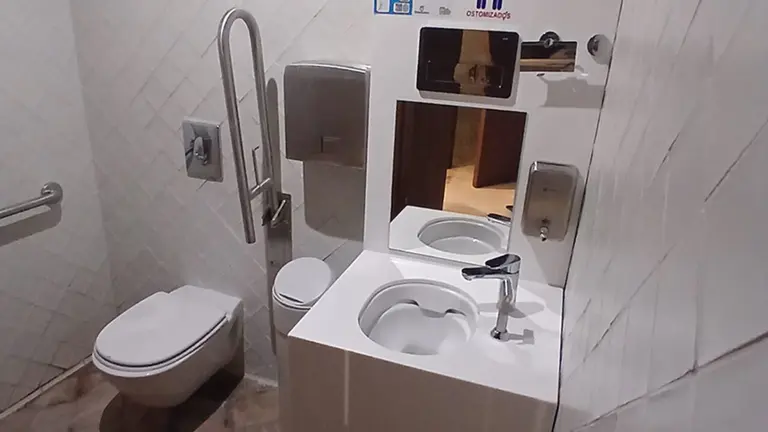 Ba&ntilde;o ostomizado en Pamplona. AYUNTAMIENTO DE PAMPLONA