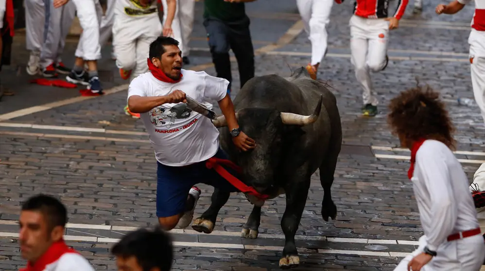 Tercer encierro de San Fermín 2016 con toros de José Escolar. MIGUEL GOÑI (9)