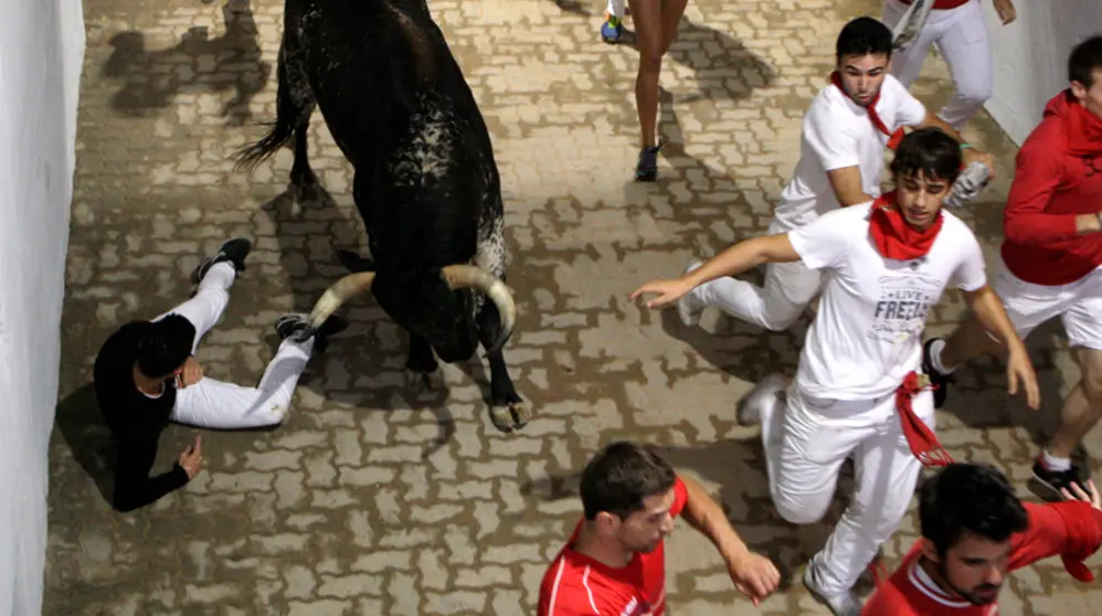 Sexto encierro con Toros de Victoriano del Río en la plaza de toros. JORGE NAGORE (8)