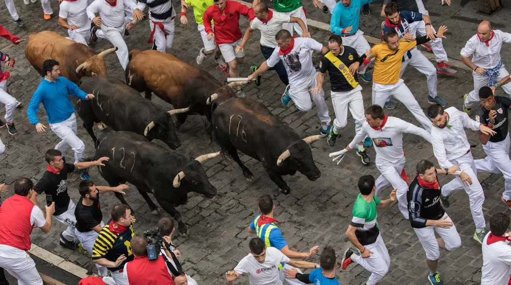 S&eacute;ptimo encierro de San Ferm&iacute;n con toros de Nu&ntilde;ez del Cuvillo en el tramo de Telef&oacute;nica -MAITE H.MATEO 201717