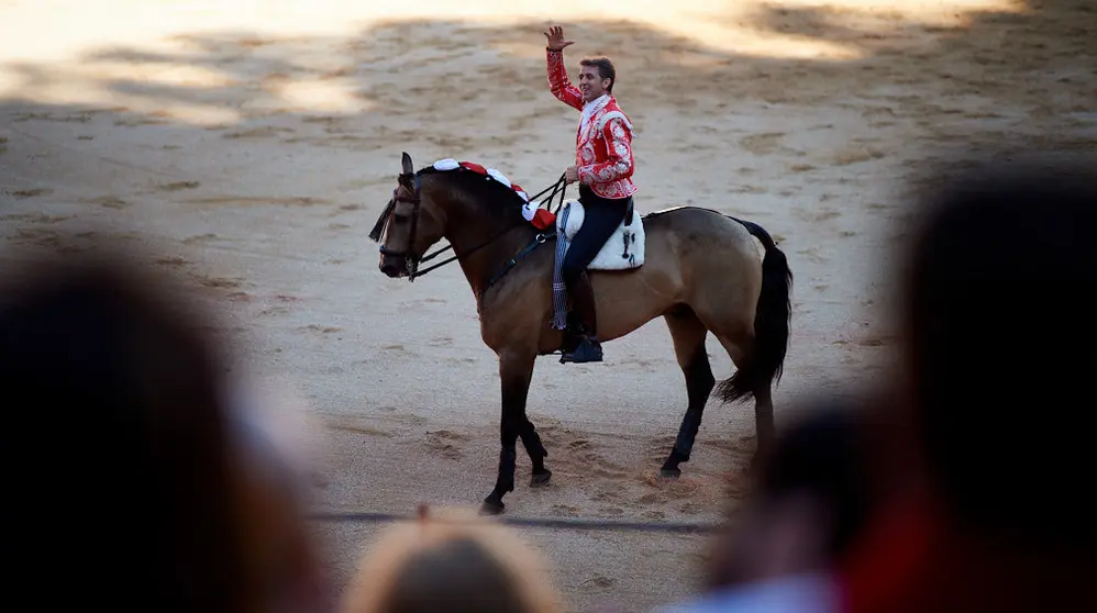 Hermoso de Mendoza, Leonardo Hernandez y Roberto Armendariz protagonizan los rejones de los Sanfermines de 2018. DANIEL FERNÁNDEZ (16)