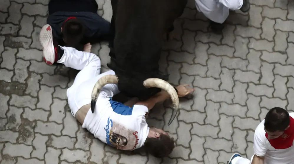 Séptimo encierro de San Fermín con toros de Jandilla en el tramo de Telefónica. EFE (6)