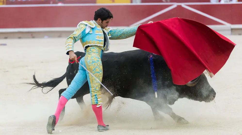 Séptima corrida de los Sanfermines con toros de Jandilla para Juan José Padilla, Cayetano y Roca Rey (32). IÑIGO ALZUGARAY