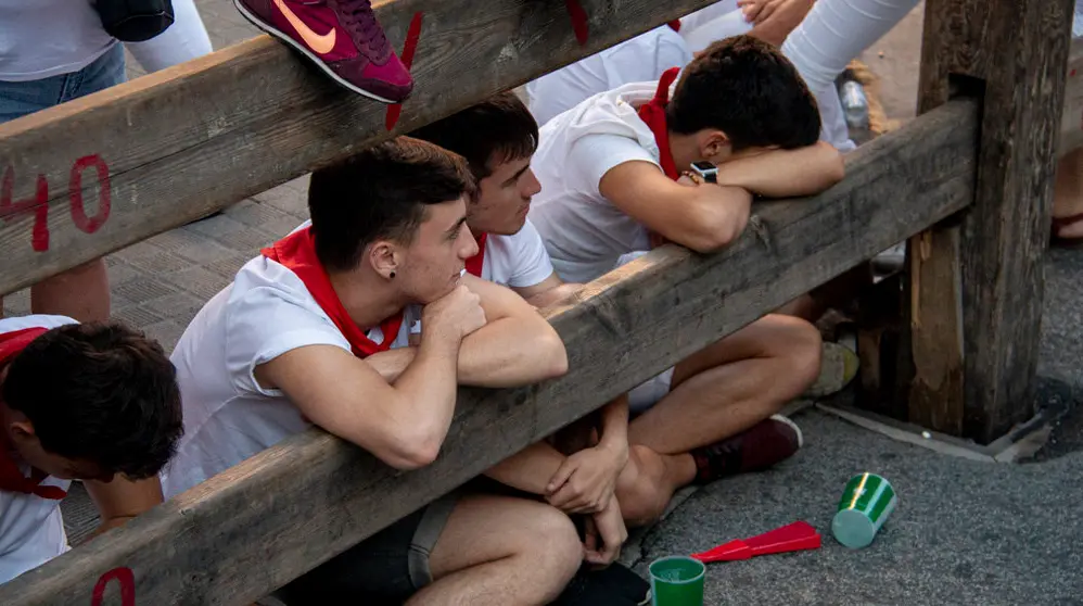 Sexto encierro de las fiestas de San Fermín 2019 con la ganadería de Núñez del Cuvillo en el tramo de telefónica. NOEMÍ VERA_5