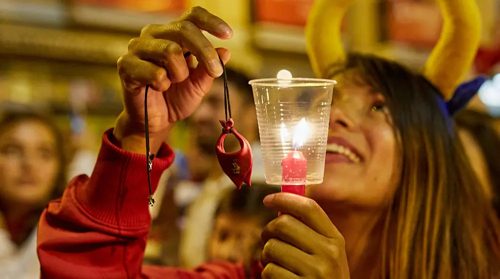 Con el 'Pobre de Mi' en la Plaza Consistorial de Pamplona finalizan las fiestas de San Fermín 2019. IÑIGO ALZUGARAY