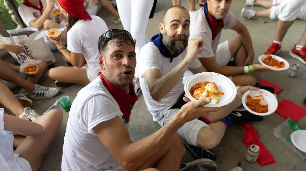 Ambiente en la Plaza de Toros en la segunda corrida de San Fermín. Maite H. Mateo-25