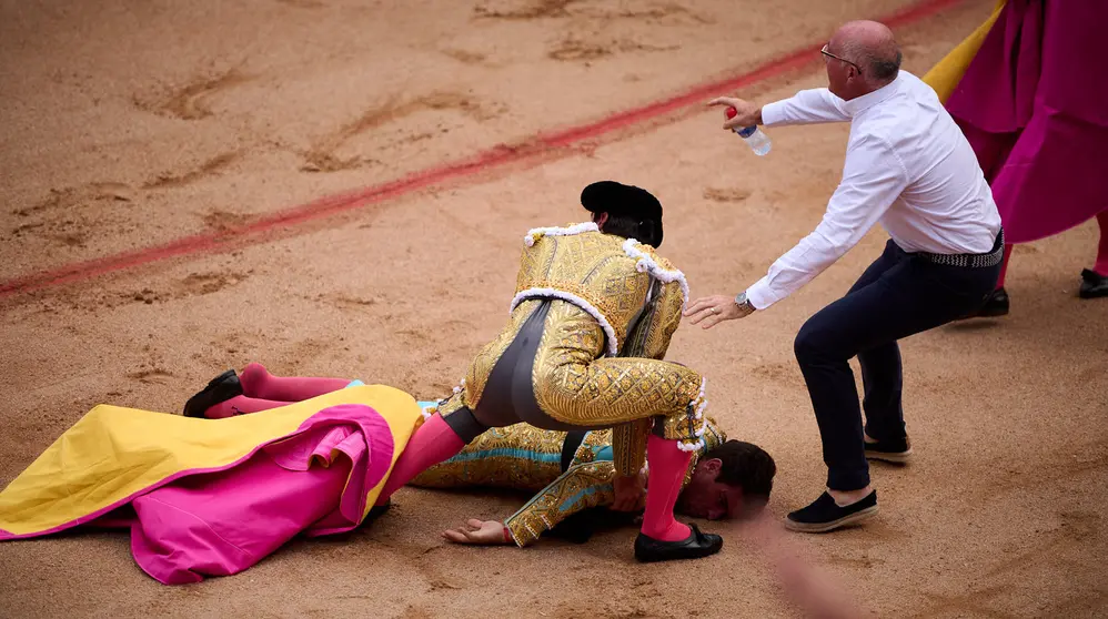 Última corrida de la Feria del Toro de San Fermín 2023 con toros de Miura para Rubén Pinar, Juan Leal y Colombo. PABLO LASAOSA