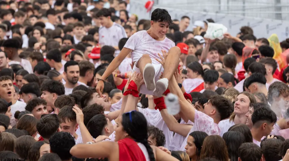 Ambiente previo al Chupinazo en la Plaza del Castillo. MAITE H. MATEO