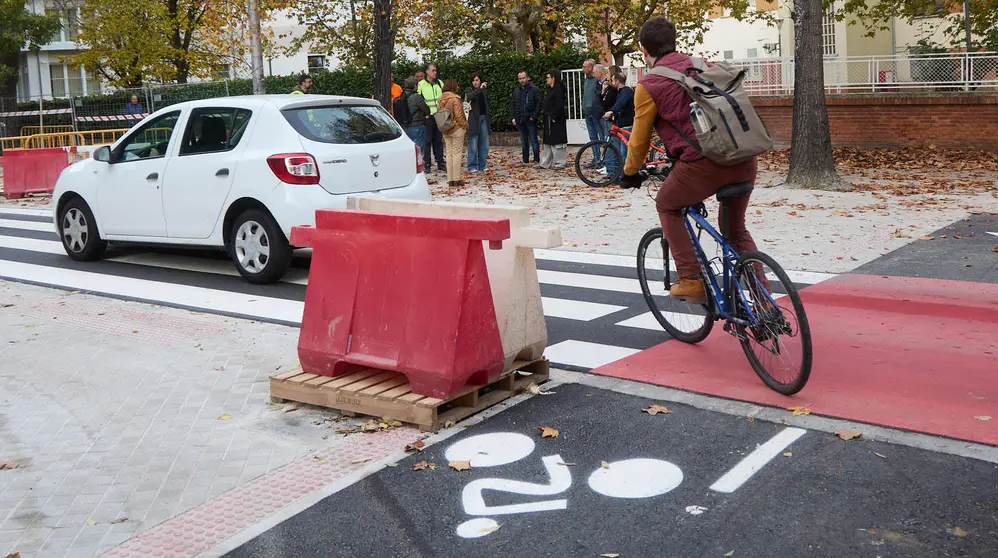 La Gerencia y la Comisión de Urbanismo del Ayuntamiento visitan las obras de mejora de la accesibilidad y de la movilidad en el entorno de la plaza de los Fueros. NAVARRA.COM