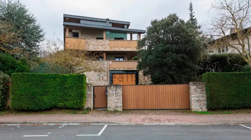 Un recorrido por la casa de lujo que se vende en Gorraiz. IDEALISTA