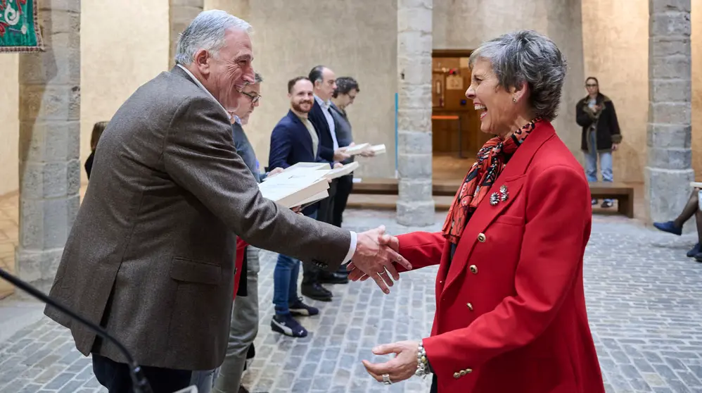 El Ayuntamiento de Pamplona homenajea al personal municipal jubilado durante 2025. PABLO LASAOSA
