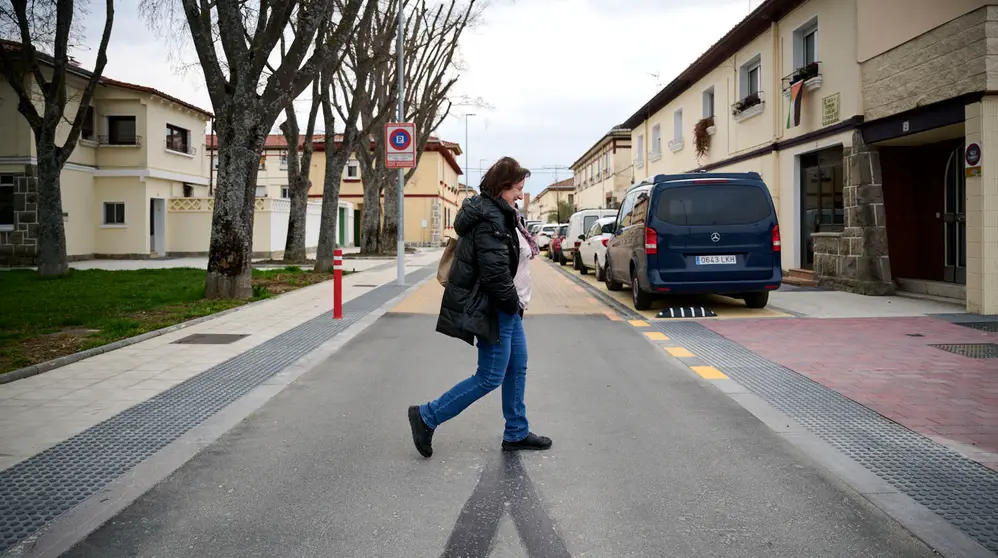 La Gerencia y la Comisi&oacute;n de Urbanismo del Ayuntamiento de Pamplona visitan las obras de reurbanizaci&oacute;n y renovaci&oacute;n de redes de varias calles del barrio de Txantrea. PABLO LASAOSA