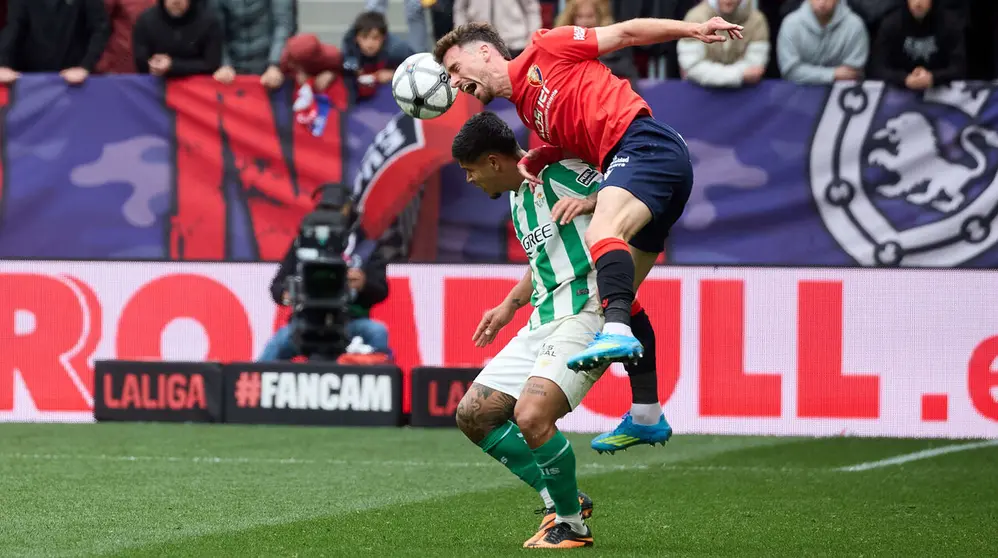 Partido de La Liga EA Sports entre CA Osasuna y Real Betis disputado en el estadio de El Sadar en Pamplona. I&Ntilde;IGO ALZUGARAY