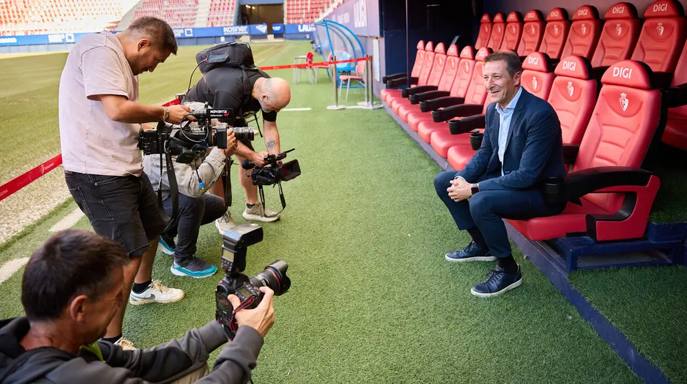 Presentaci&oacute;n de Luis Miguel Ramis como nuevo entrenador de Osasuna. I&Ntilde;IGO ALZUGARAY
