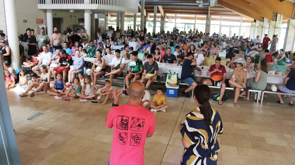 Bingo solidario en el d&iacute;a del socio de la AD San Juan en Pamplona. Cedida.