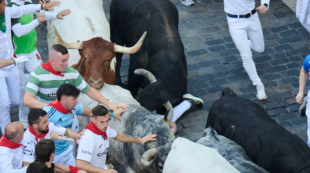 Segundo encierro de San Ferm&iacute;n 2026 con toros de Cebada Gago en Telef&oacute;nica. PABLO LASAOSA
