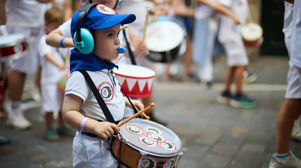 Struendo de Iru&ntilde;a Txiki por las calles de Pamplona durante las Fiestas de San Ferm&iacute;n 2026. I&Ntilde;IGO ALZUGARAY