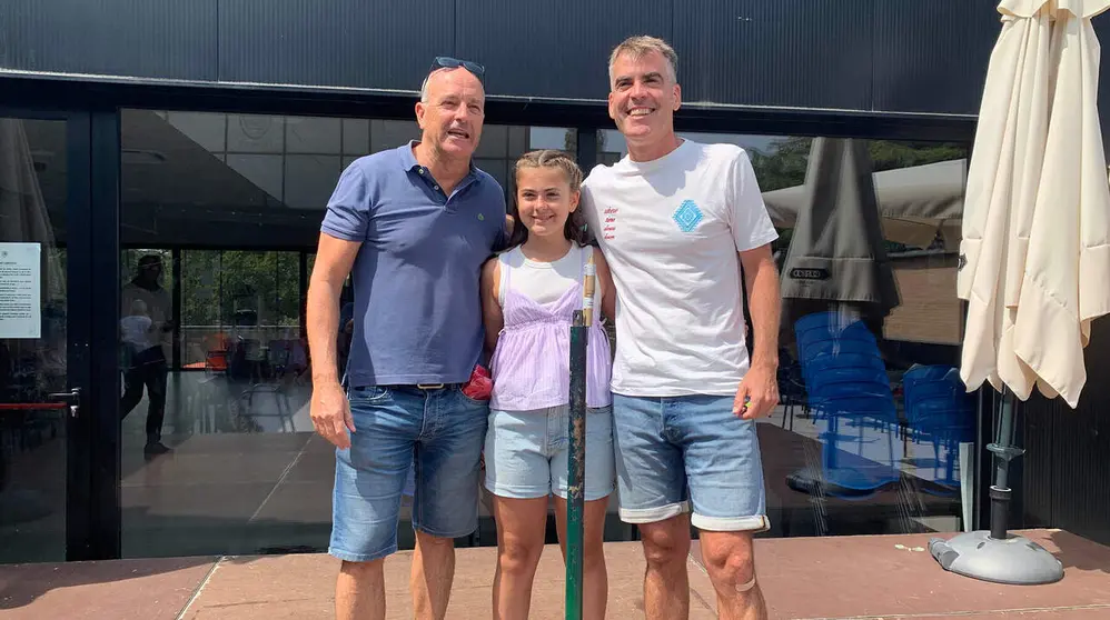 Joaqu&iacute;n Echenique, Jorge Casado y su hija Kira en el Chupinazo de Oberena. navarra.com