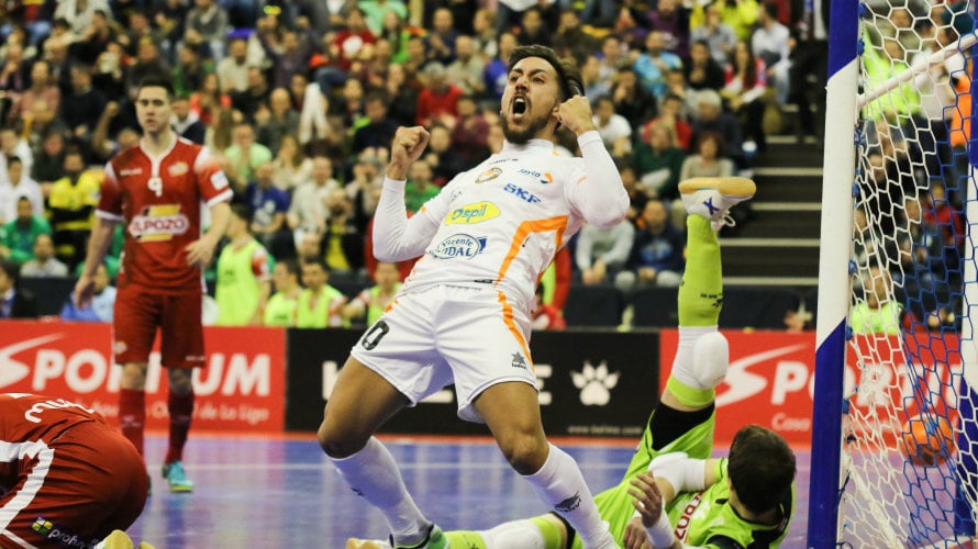 Joselito celebra el gol del Aspil Vidal en Guadalajara. Lnfs.es