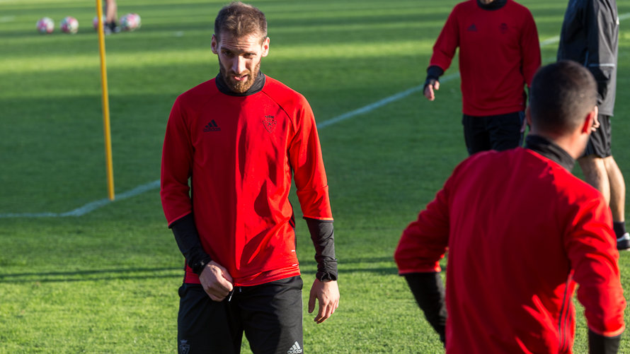 Primer entrenamiento de Osasuna en las instalaciones de Tajonar tras el parón de Liga por los partidos internacionales (27). IÑIGO ALZUGARAY