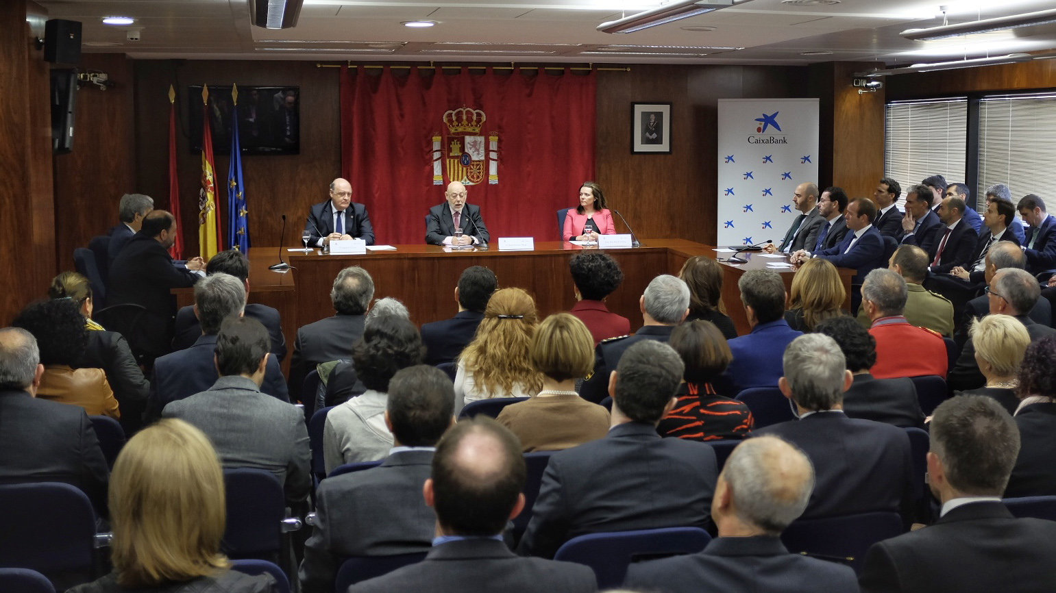 El fiscal general del Estado, José Manuel Maza, imparte una conferencia organizada por el Tribunal Superior de Justicia de Navarra y CaixaBank. PABLO LASAOSA (5)