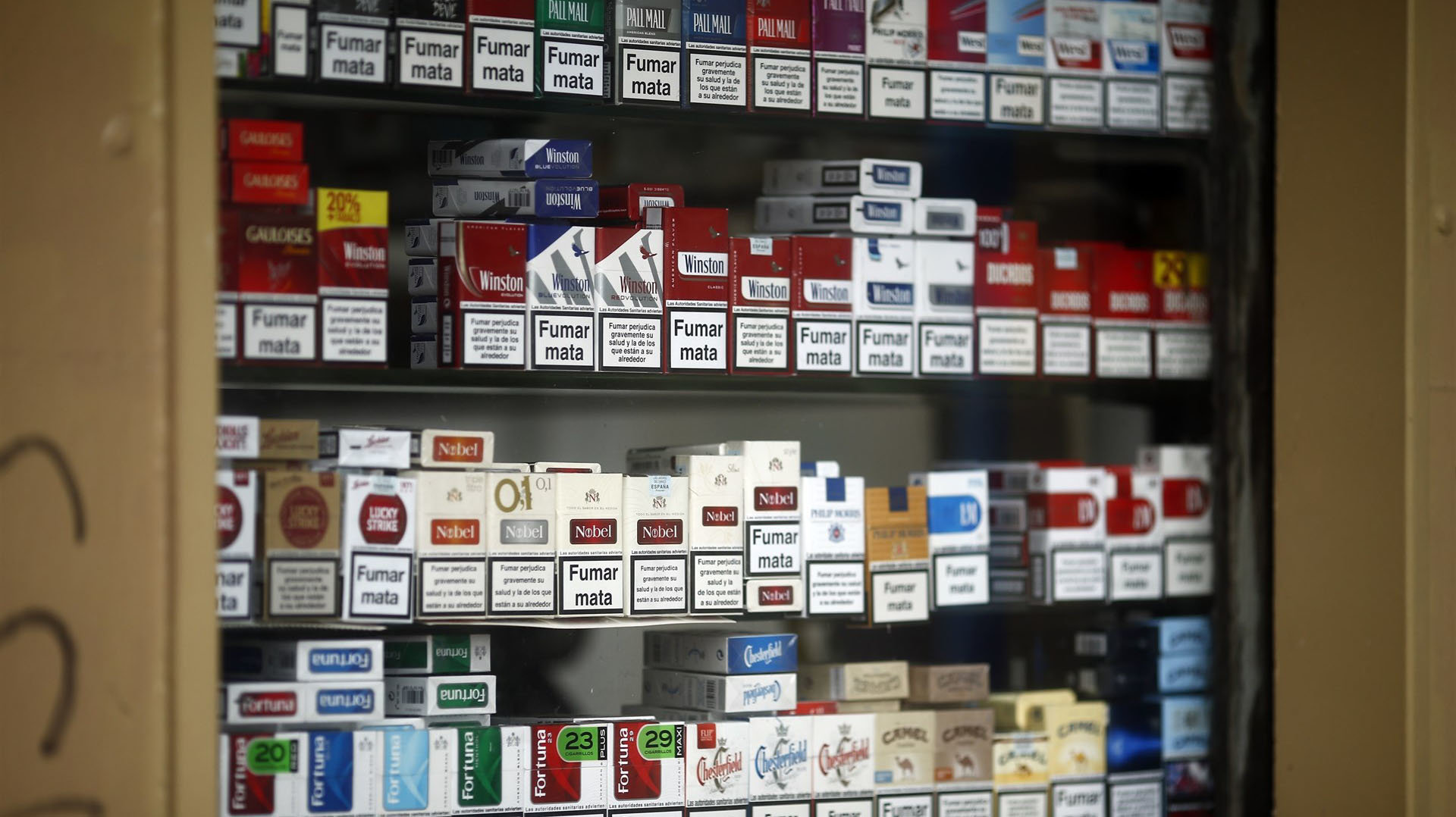 Альтернативная табачная продукция это. Сигареты ассортимент. Табачные изделия. Марки сигарет. Ассортимент табачных изделий в магазине.