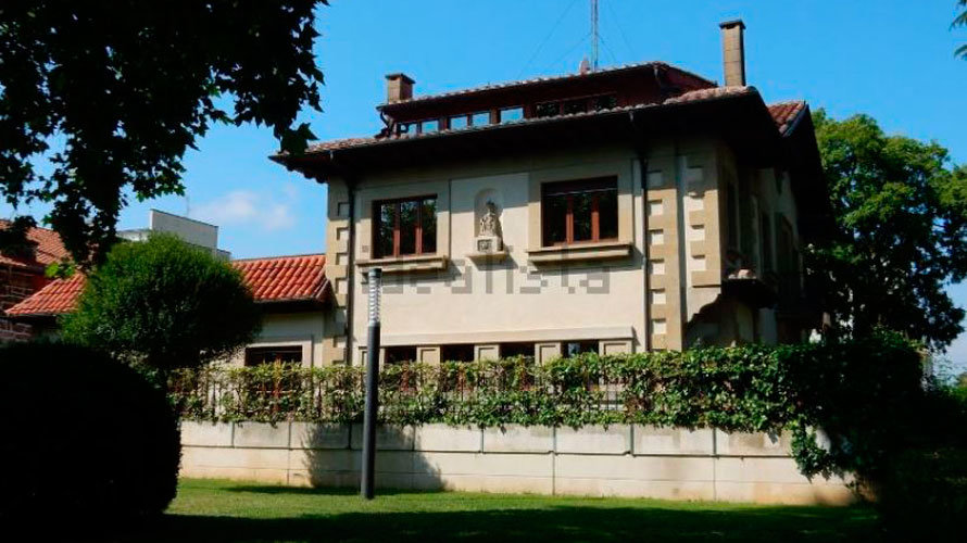 Vivir de 'lujo' en Pamplona: estas son las quince casas en venta que  superan el mil...