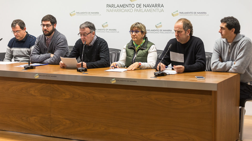 Geroa Bai, EH Bildu, Podemos, PSN e IE presentan junto a representantes de clubs de consumo la Proposición de Ley Reguladora de Usuarios de Cannabis (17). IÑIGO ALZUGARAY