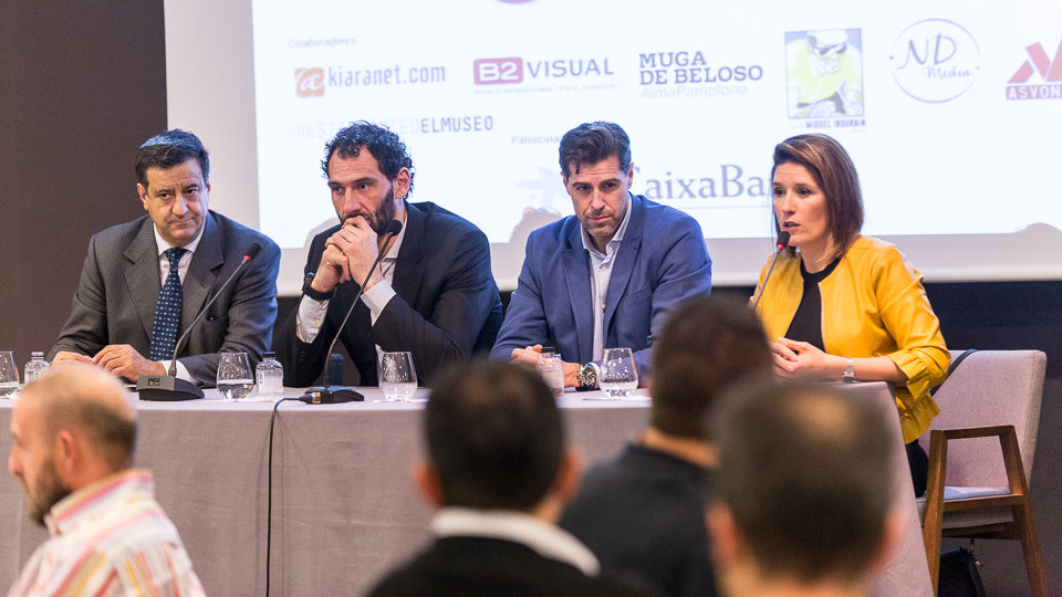 Jorge Garbajosa y Raúl Chapado participan en el _Foro Deporte y Sociedad_ en Pamplona (19). IÑIGO ALZUGARAY