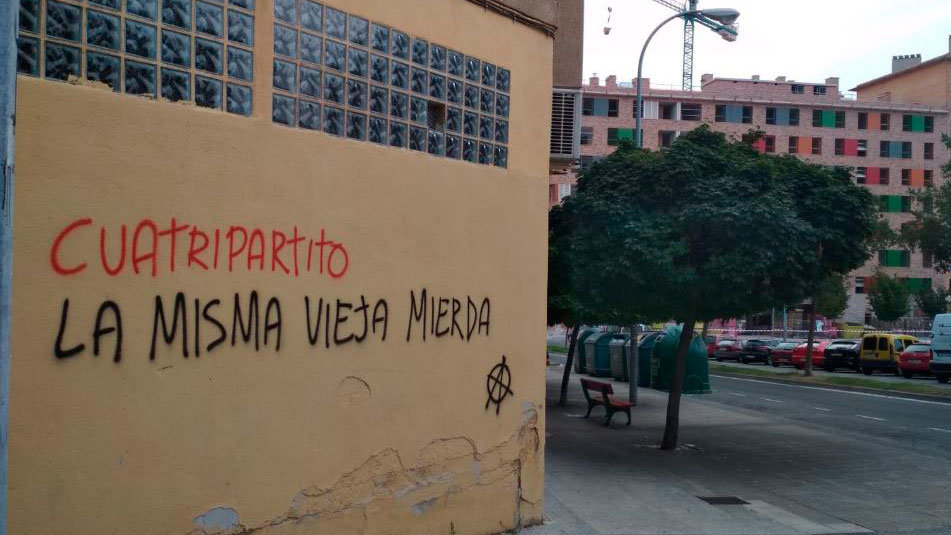 Pintadas en la calle Uztarroz de la Rochapea