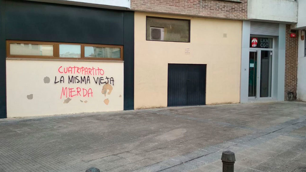 Pintadas en la calle Santa Alodia de la Rochapea