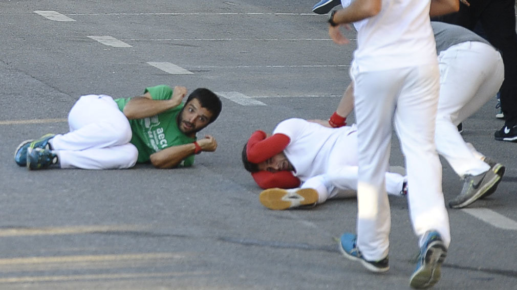 [GALERÍA] Emoción hasta el final: los toros de Macua dicen 'adiós' con un encierro rápido en las calles de Tafalla